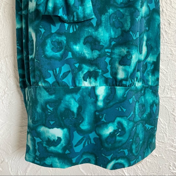 Express Stretchy Close Neck Top Sz L - Picture 8 of 10